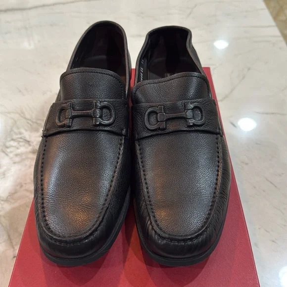 Salvatore Ferragamo Magnifico Black Leather Loafers - EE  display picture 3